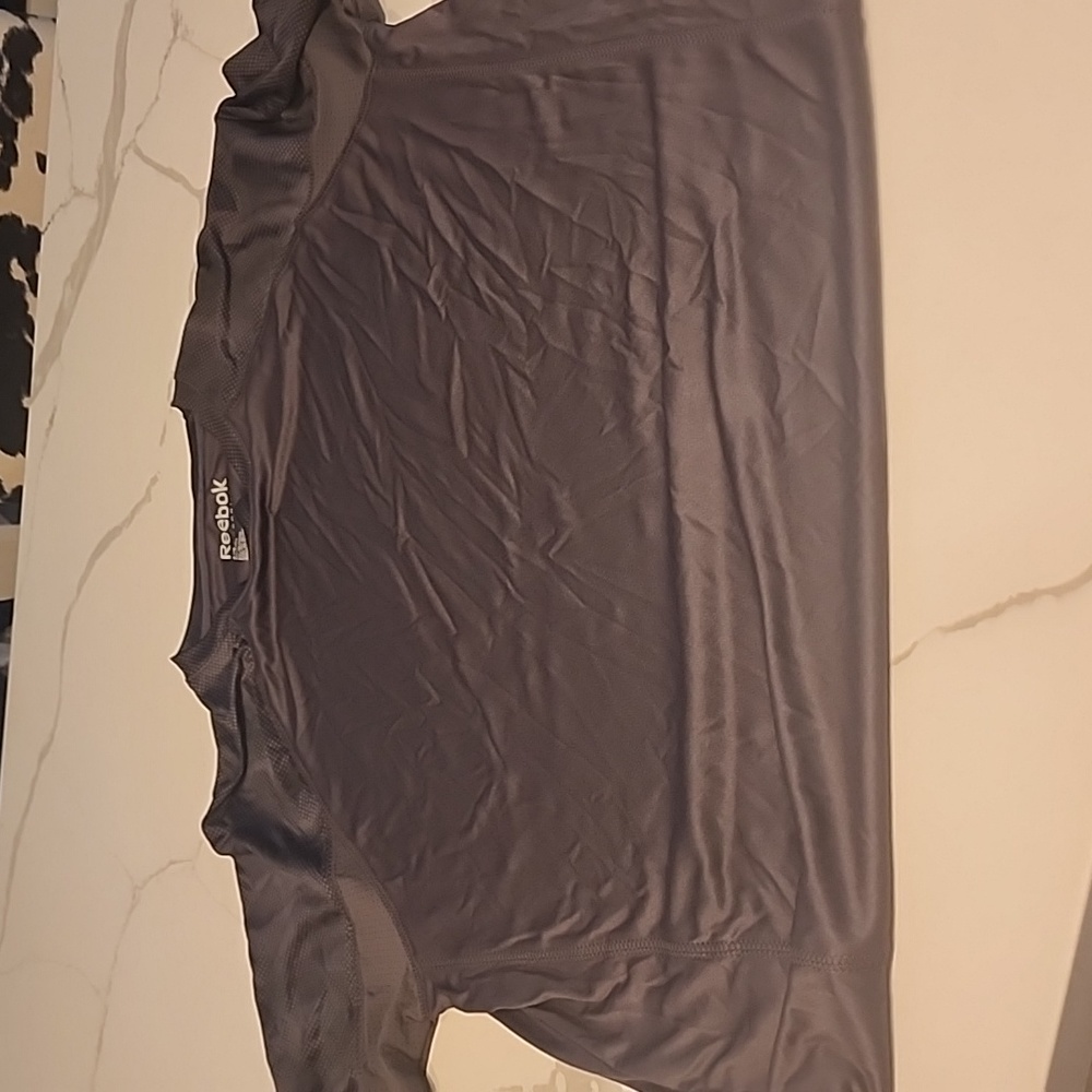 Mens "Reebok" size medium active wear shirt